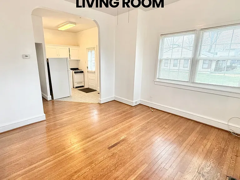 421 Otter St #1B — Photo 2