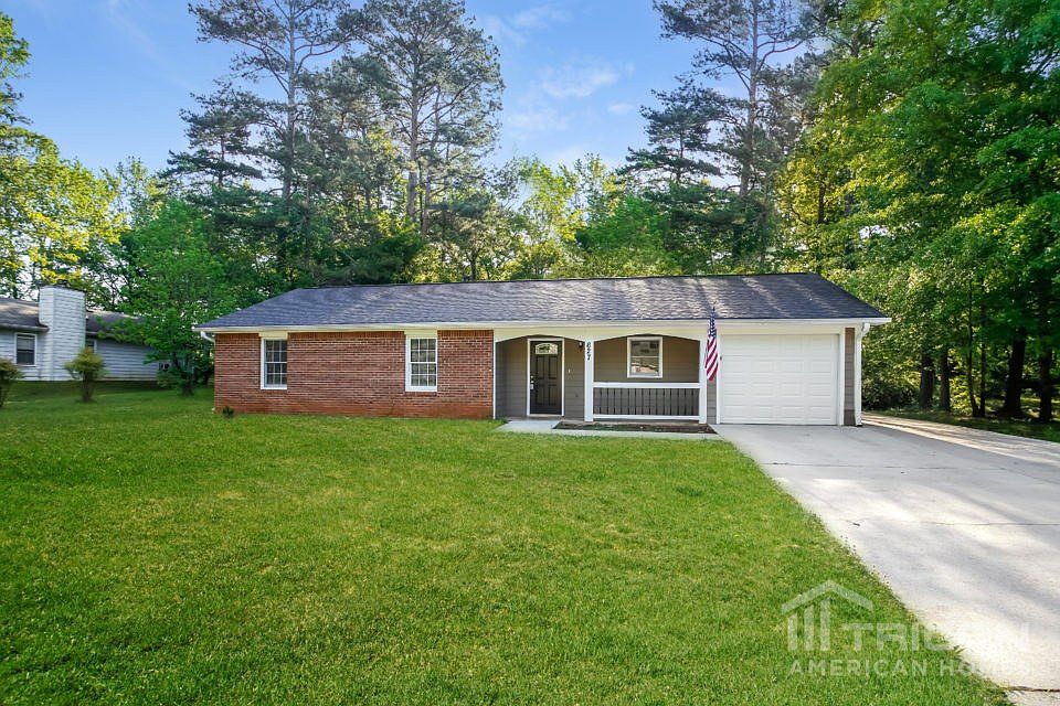 1st image of 627 Windsor Dr SE