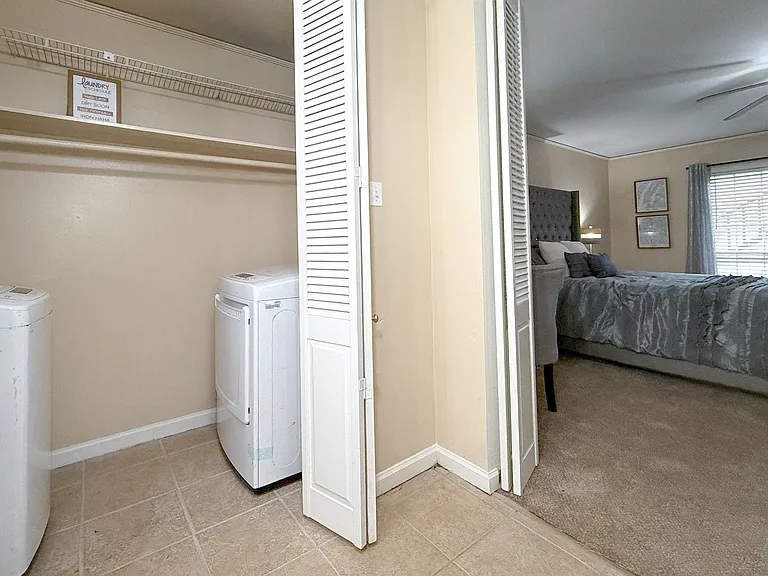 Provincial North Apartments — Photo 9