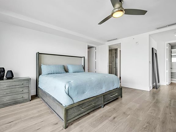 5th image of 612 Bayshore Dr Unit 802