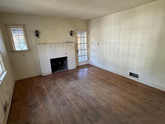 4th image of 6220 18th St N
