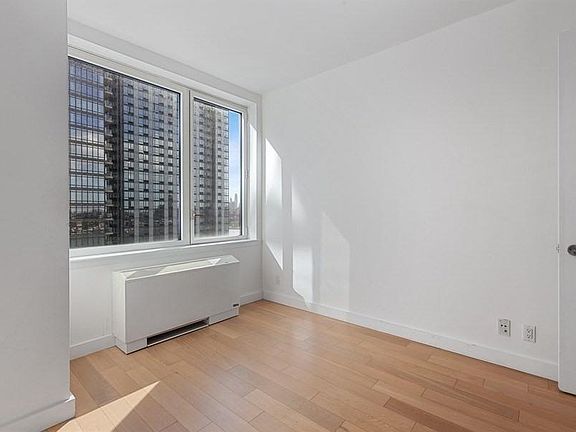 5th image of 22 N 6th St APT 18C