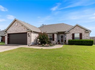 551 Dogwood St, Centerton, AR 72719