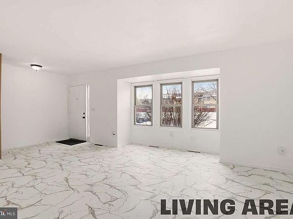 4th image of 960 Jamestown Rd