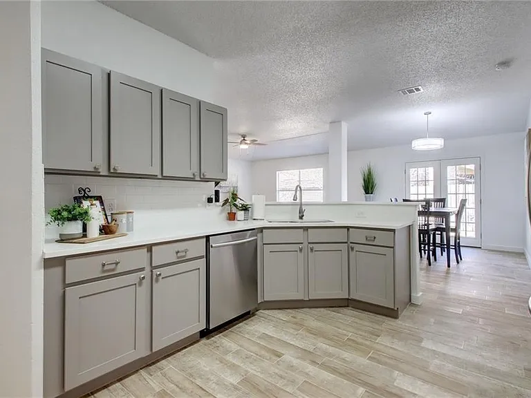 1502 Mayapple St — Photo 11