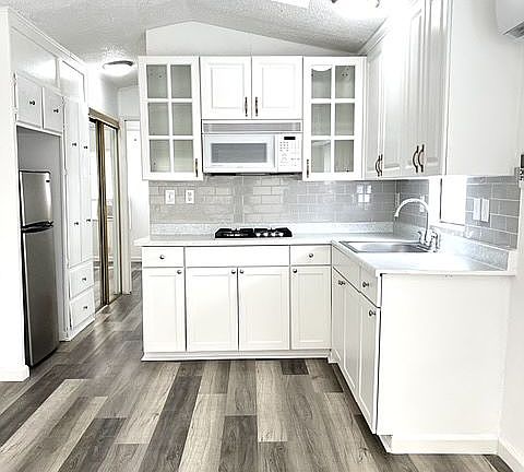4th image of 637 Conestoga Cir