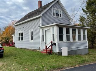 33 Pleasant St, Calais, ME 04619