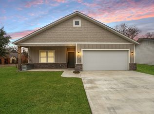 347 Enchanted Dr, Mabank, TX 75156