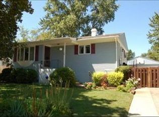 16 Birch St, Carpentersville, IL 60110