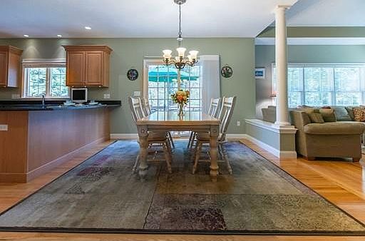 3rd image of 43 Mayflower Dr