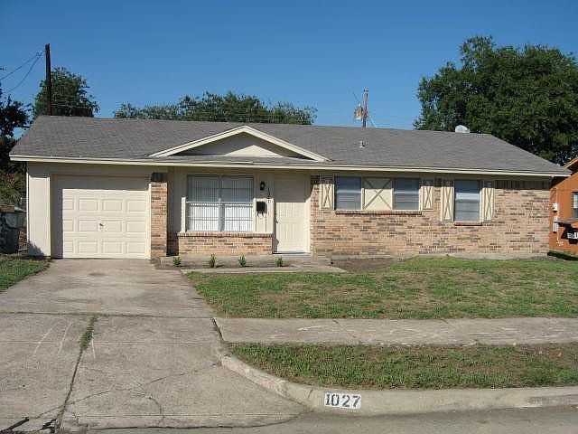 1st image of 1027 Bridlewood Dr