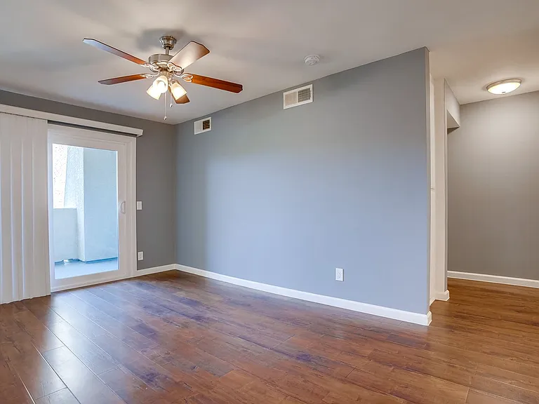 821 N. Austin Ave — Photo 24