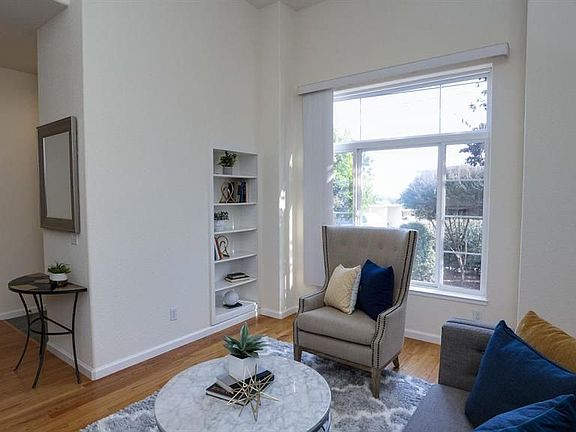 2nd image of 290 Avenue Alhambra