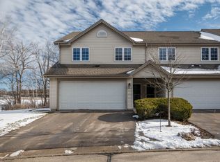 1901 Mallard Pointe Cir, Waukesha, WI 53189