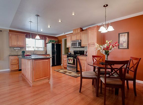 3rd image of 107 Biddleford Ct
