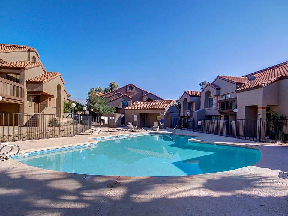 1st image of 700 E Mesquite Cir