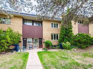 4 Burdock Ln, Toronto, ON M3C2G5