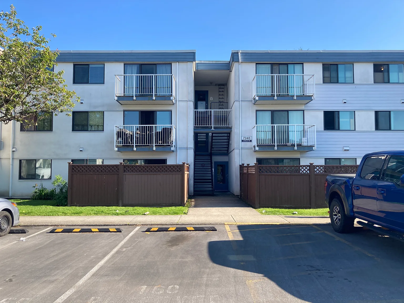 2 bed, 840 sqft, $2,100 — Photo 1