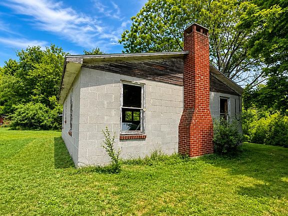 3rd image of 25 Mickey Ln
