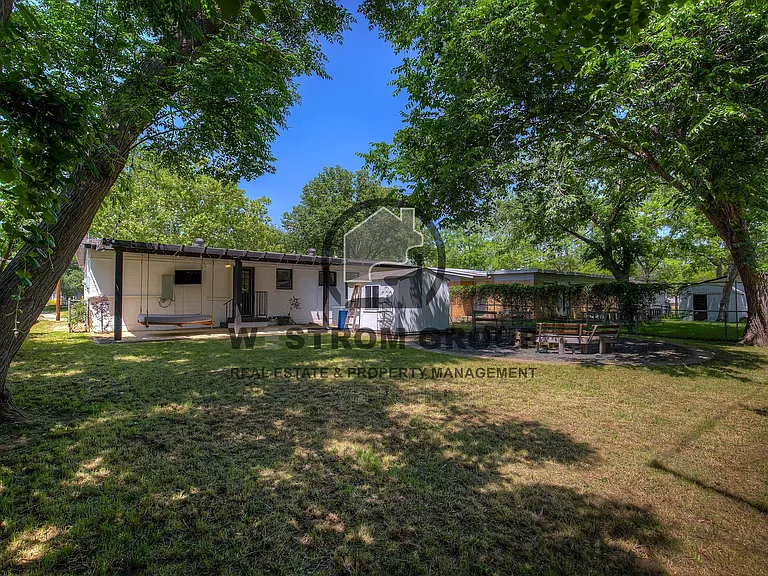 1308 Marshalldale Dr — Photo 44