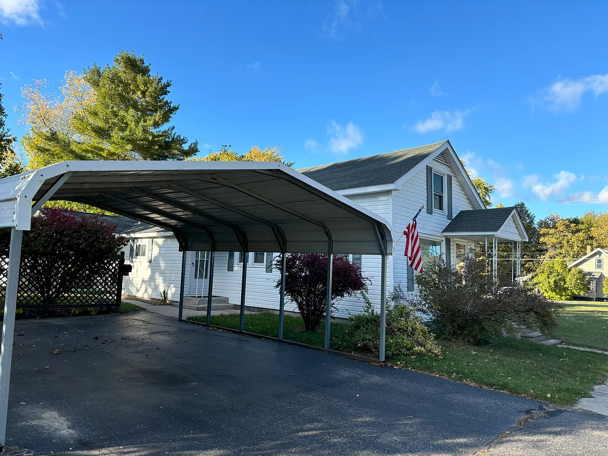 Large Car Port - 208 S C St