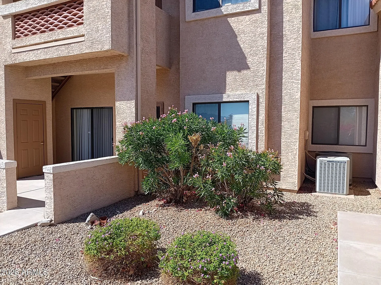 2 bed, 2.0 bath, 969 sqft, $1,750 — Photo 1