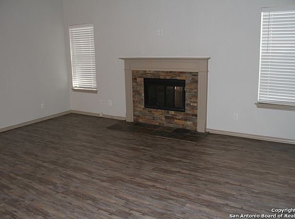 3rd image of 774 Briarbend Dr