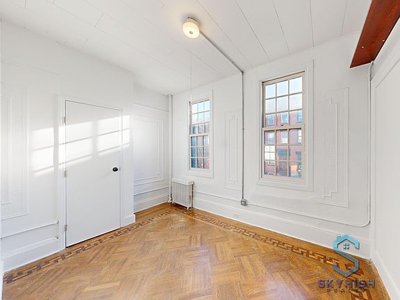 5th image of 156 Bedford Ave #2