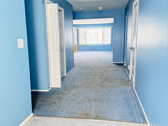 3rd image of 42 Buttonwood Court