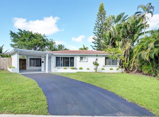 1115 SE 14th Dr, Deerfield Beach, FL 33441