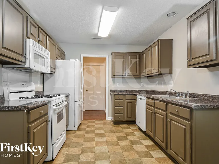 3508 Bent Trace Dr — Photo 6