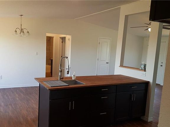 4th image of 1130 Country Acres Ct