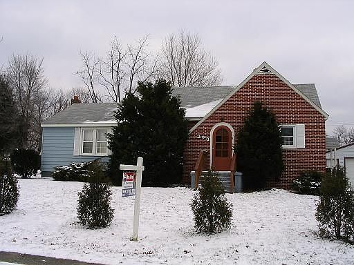 1st image of 290 Highgate Ave