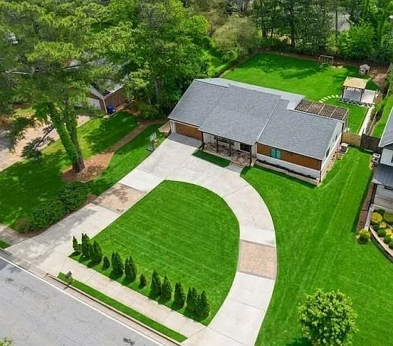 4130 Lower Roswell Rd — Photo 37
