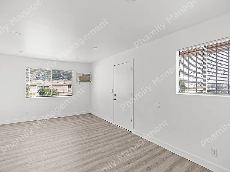 2538 Johnston St #11 — Photo 5