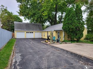 5829 E Dunbar Rd, Monroe, MI 48161