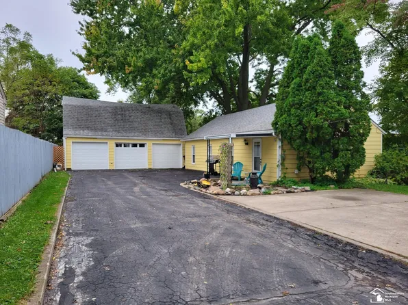 5829 E Dunbar Rd, Monroe, MI 48161