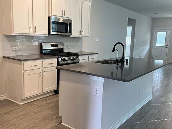 4th image of 173 Nettletree Dr