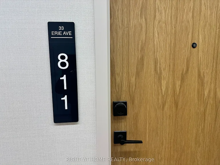 33 Erie Ave #811 — Photo 2