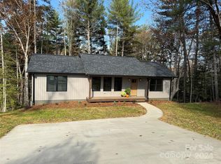 118 Hillcrest Ln, Hickory, NC 28601