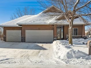 1429 Whitecap Ln, Waconia, MN 55387