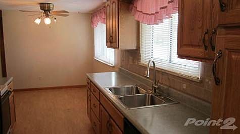 KITCHEN/ DINING ROOM