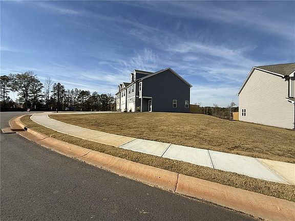 2nd image of 156 Milledge Commons Dr