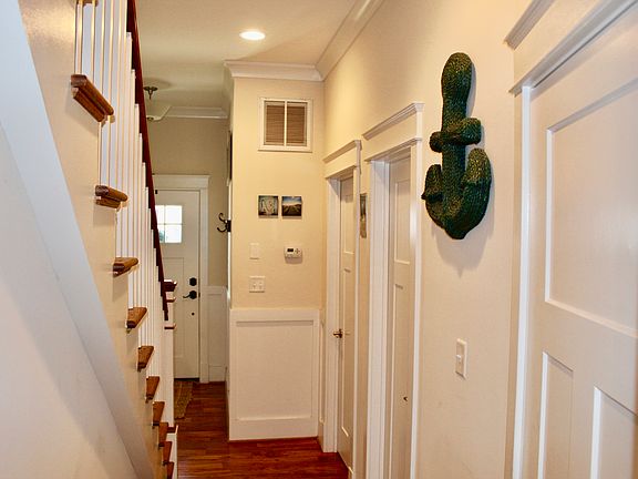 5th image of 9428 26th Bay St #9