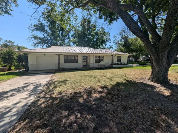 1605 S College Ave, Decatur, TX 76234