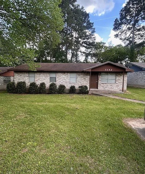 1412 Atkinson Dr — Photo 1