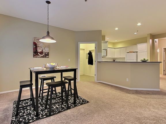 5th image of 2126 Palisade Blvd