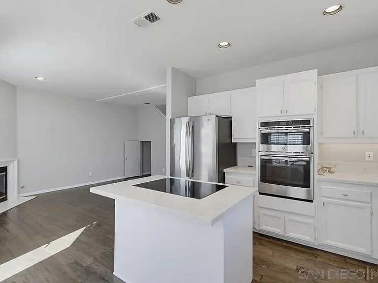 7130 Calabria Ct #E — Photo 22