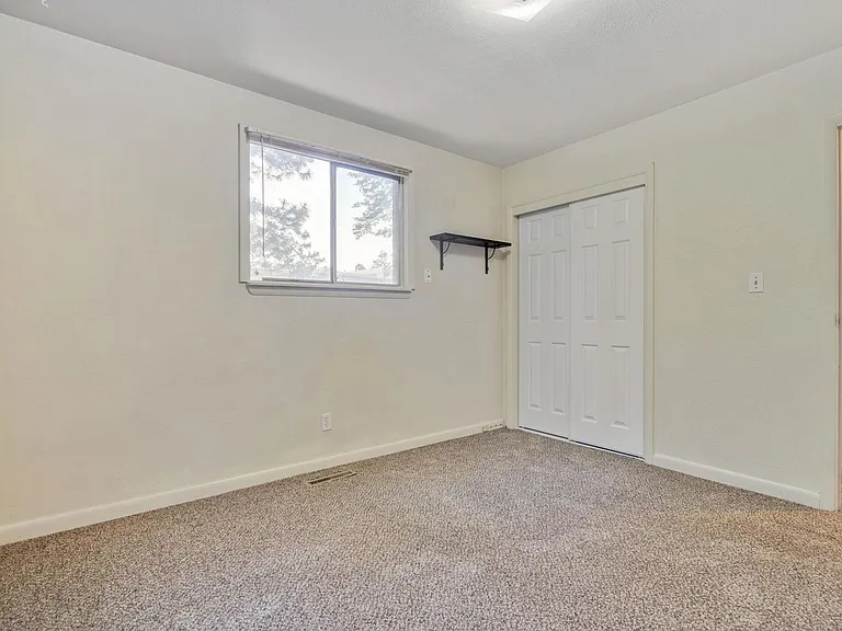2108 Applewood Rd — Photo 22