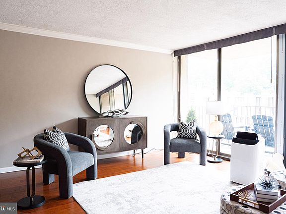 5th image of 11400 Washington Plz W APT 205